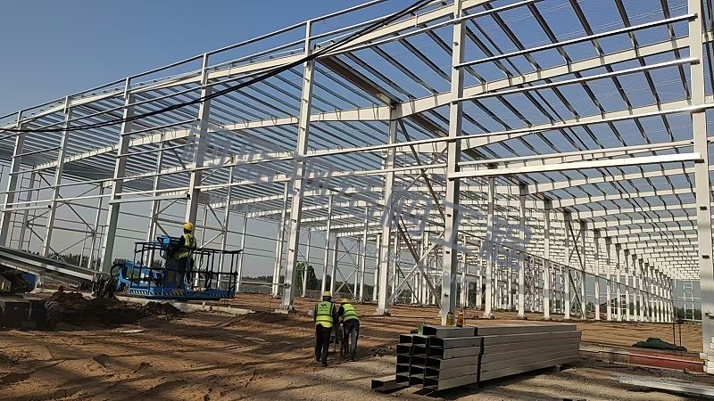 钢结构厂房造价预算：影响价格的主要构件因素分析