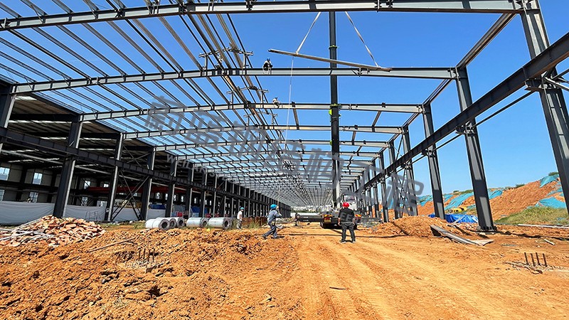 钢结构厂房晃动大？可能是支撑系统设计或施工出了问题